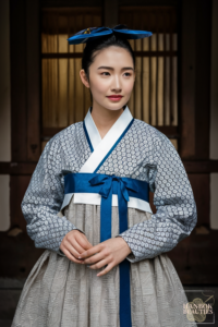 womens-hanbok-geometric-snowflake-design-traditional-modern-winter-grey-navy-minimalist-contemporary